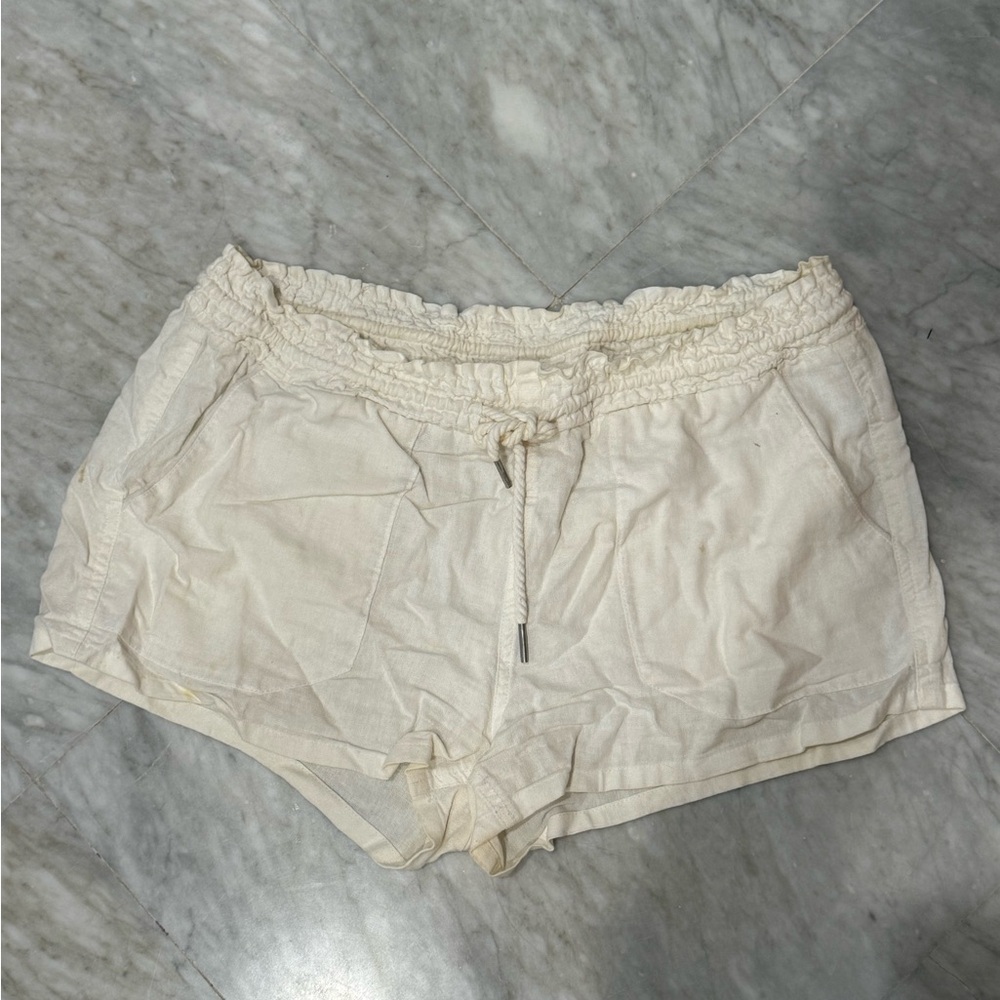 Love Tree Women's Cream Shorts